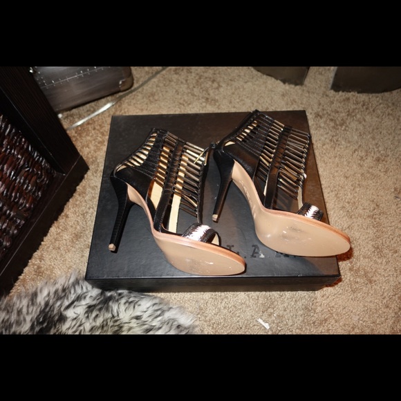 L.A.M.B. Cage Sandals - Picture 3 of 4